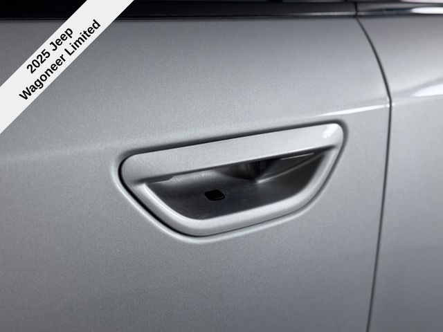 2025 Jeep Wagoneer S Limited photo 14