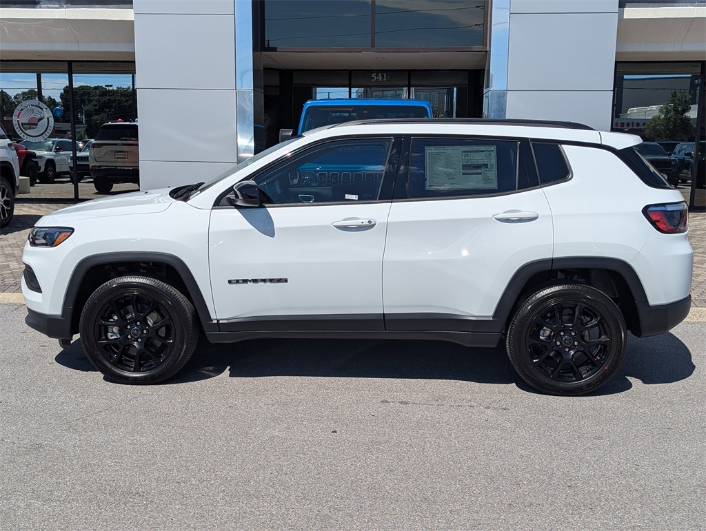 2026 Jeep Compass Latitude photo 4