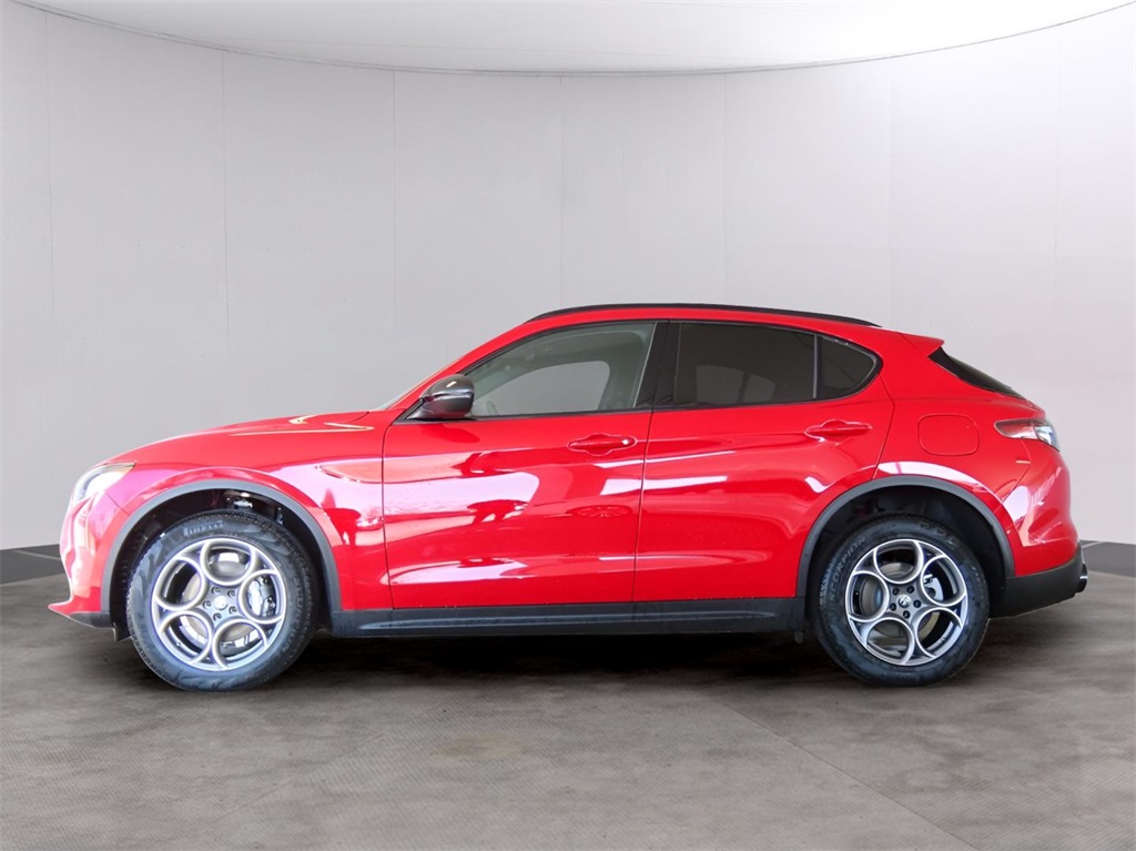2025 Alfa Romeo Stelvio Sprint Base photo 4