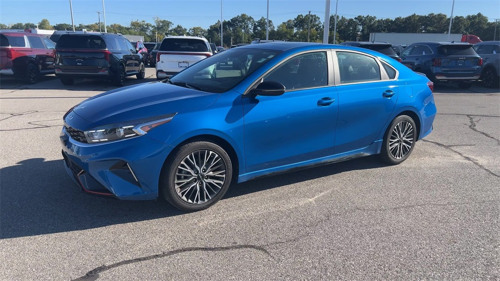 2023 Kia Forte GT-Line photo 4