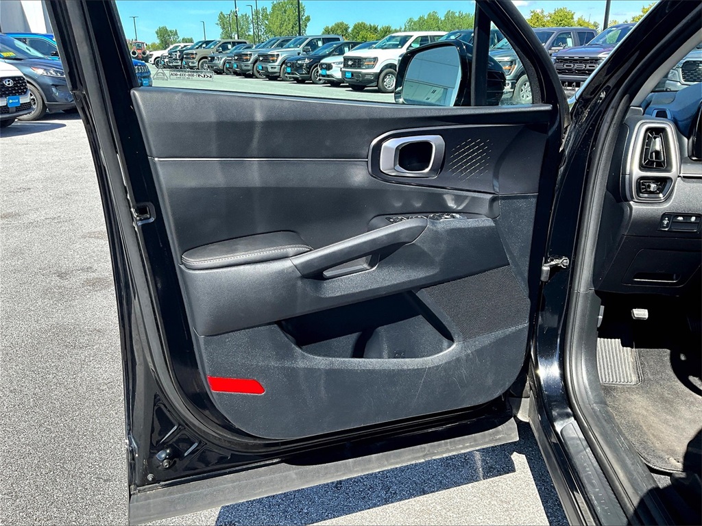 2022 Kia Sorento LX photo 9
