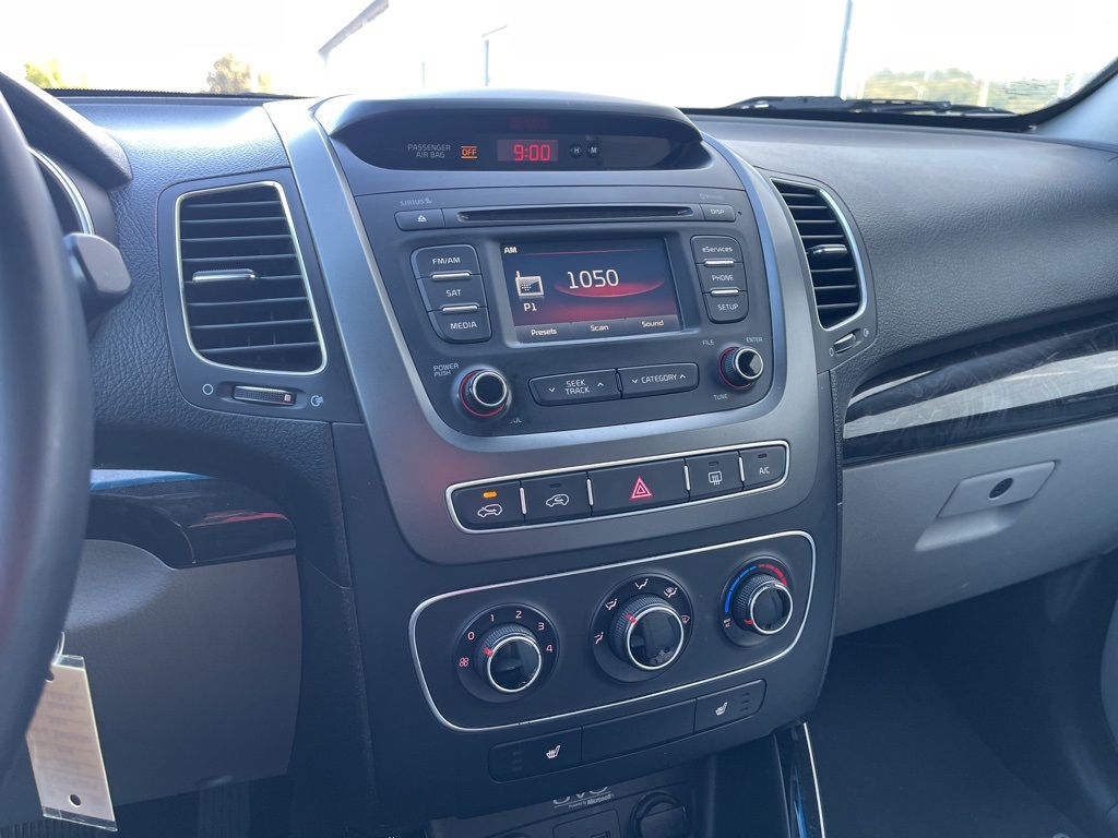 2015 Kia Sorento LX photo 4