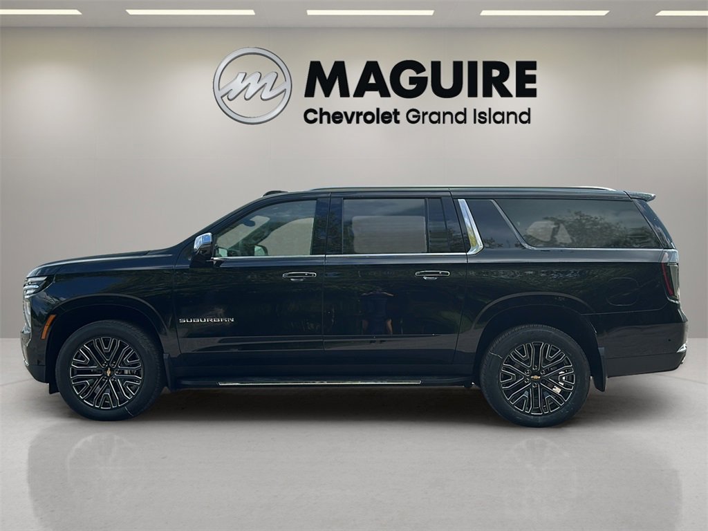 2025 Chevrolet Suburban Premier photo 3
