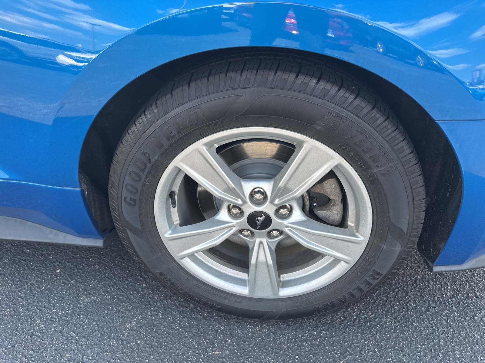 2021 Ford Mustang EcoBoost photo 21
