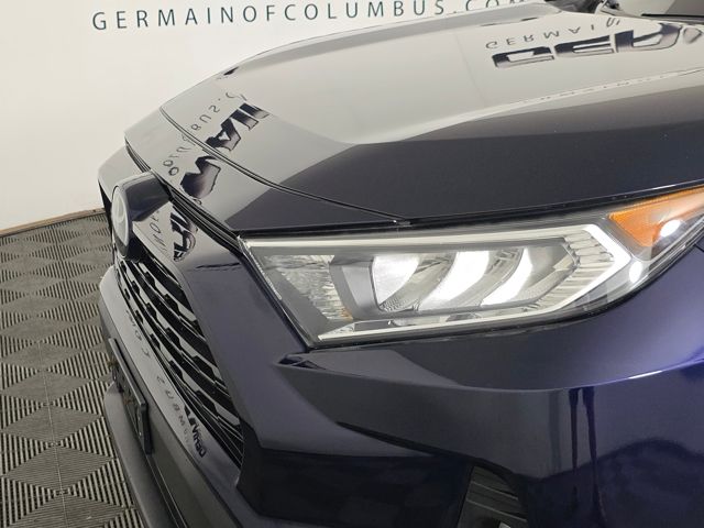 2019 Toyota RAV4 XLE photo 12