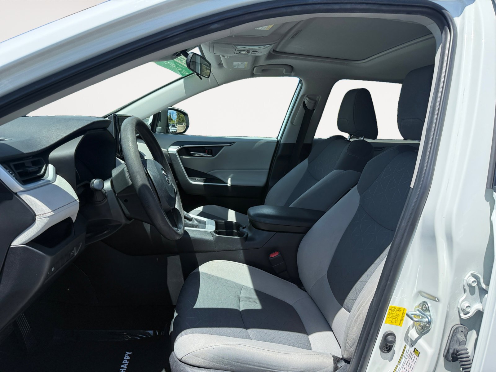 2021 Toyota RAV4 XLE photo 7