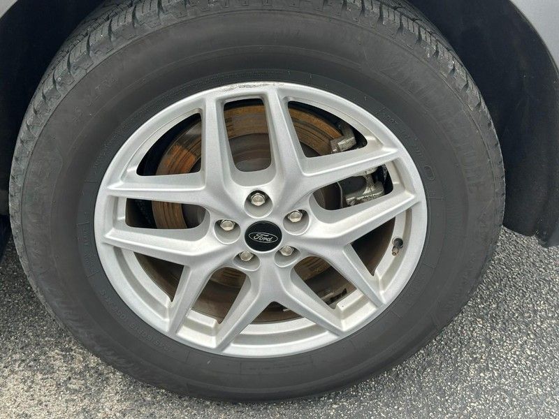 2023 Ford Edge SEL photo 7
