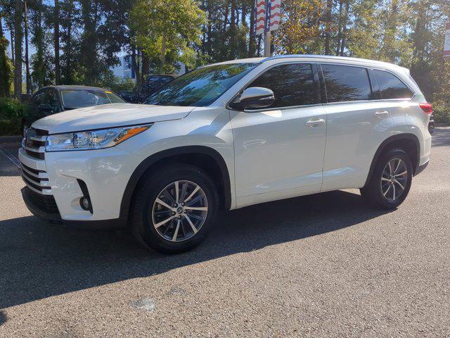 2017 Toyota Highlander SE XLE photo 2