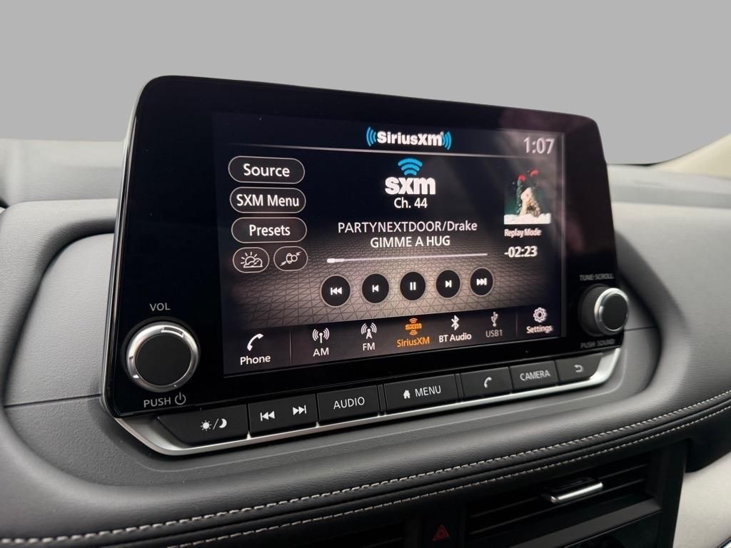 2025 Nissan Rogue SV photo 2