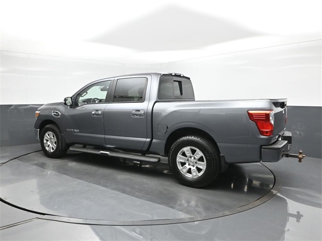 2017 Nissan Titan SV photo 5