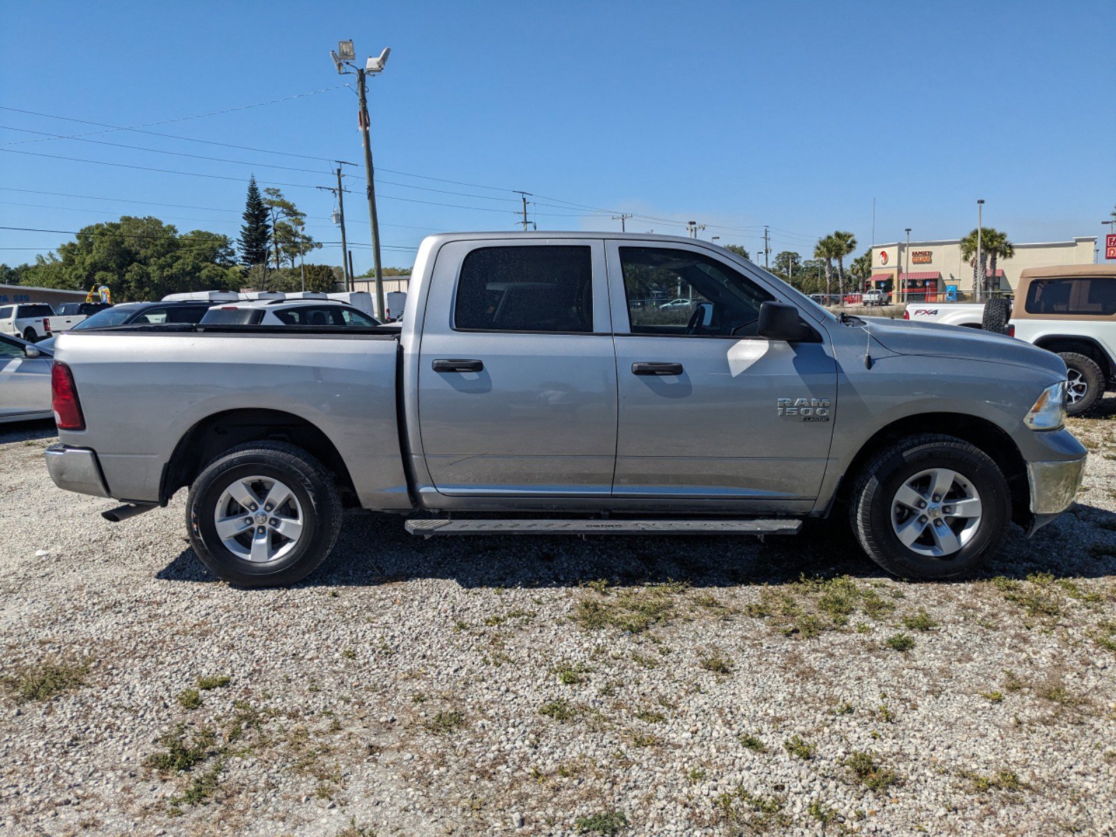 2022 Ram 1500 Classic Tradesman photo 3