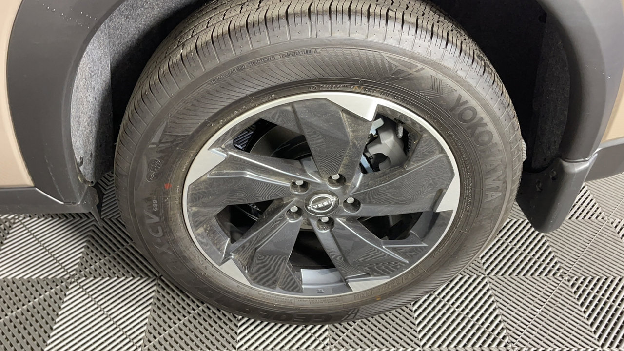 2025 Nissan Rogue SV photo 29