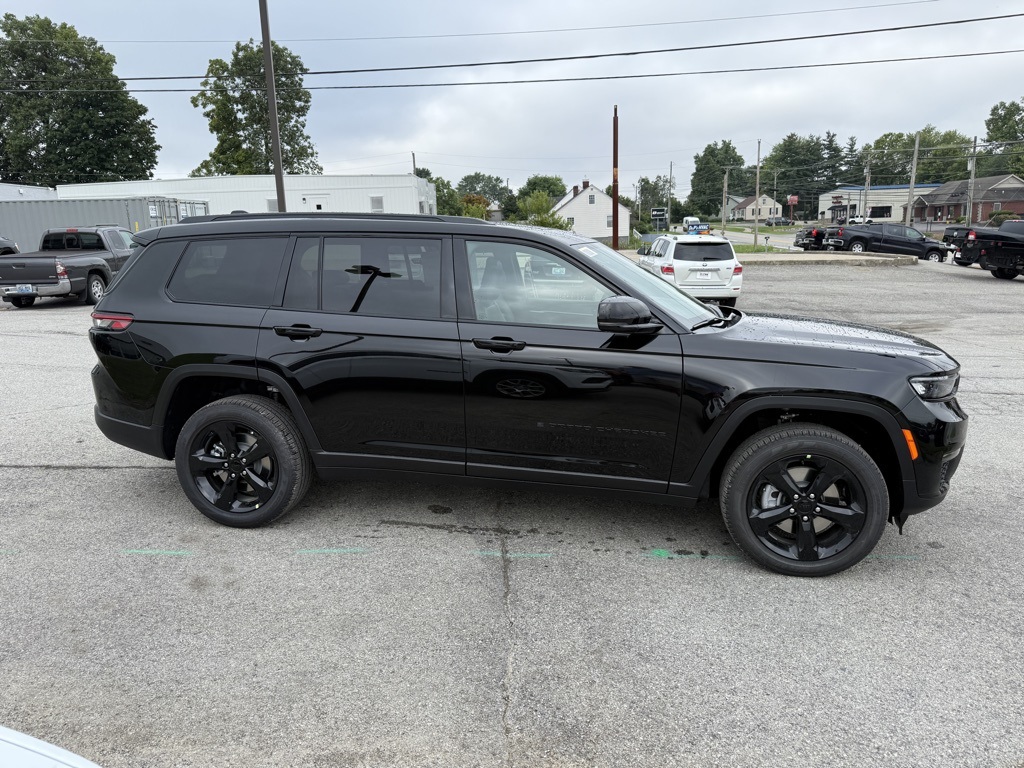 2025 Jeep Grand Cherokee Limited photo 5