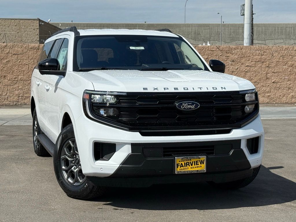 2025 Ford Expedition MAX photo 2