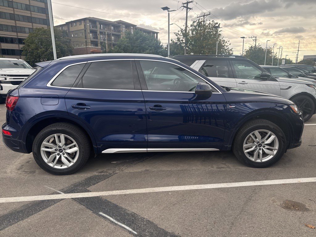 2022 Audi Q5 S line Premium photo 2