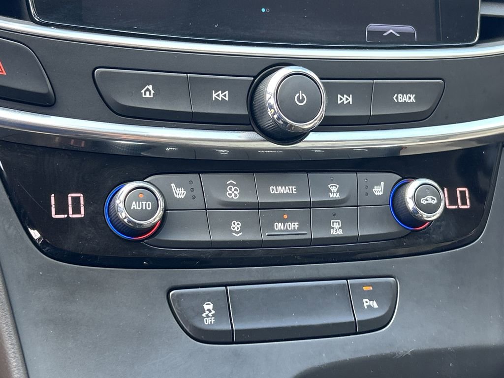 2017 Buick LaCrosse Essence photo 21