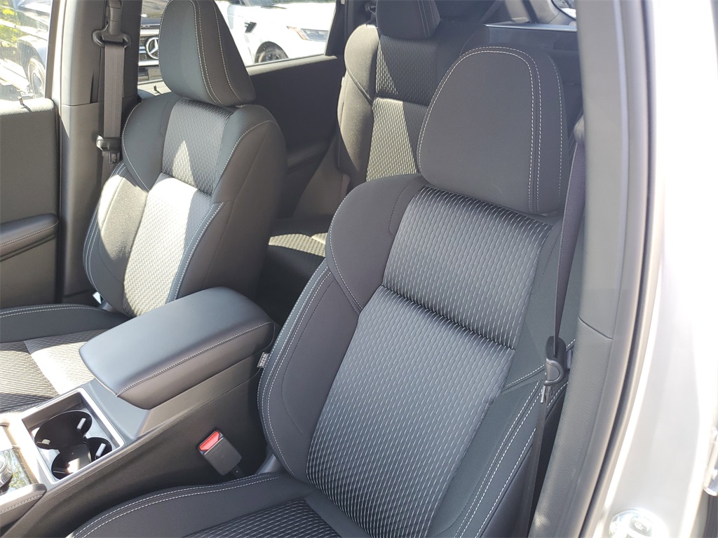 2025 Mitsubishi Outlander PHEV ES photo 18