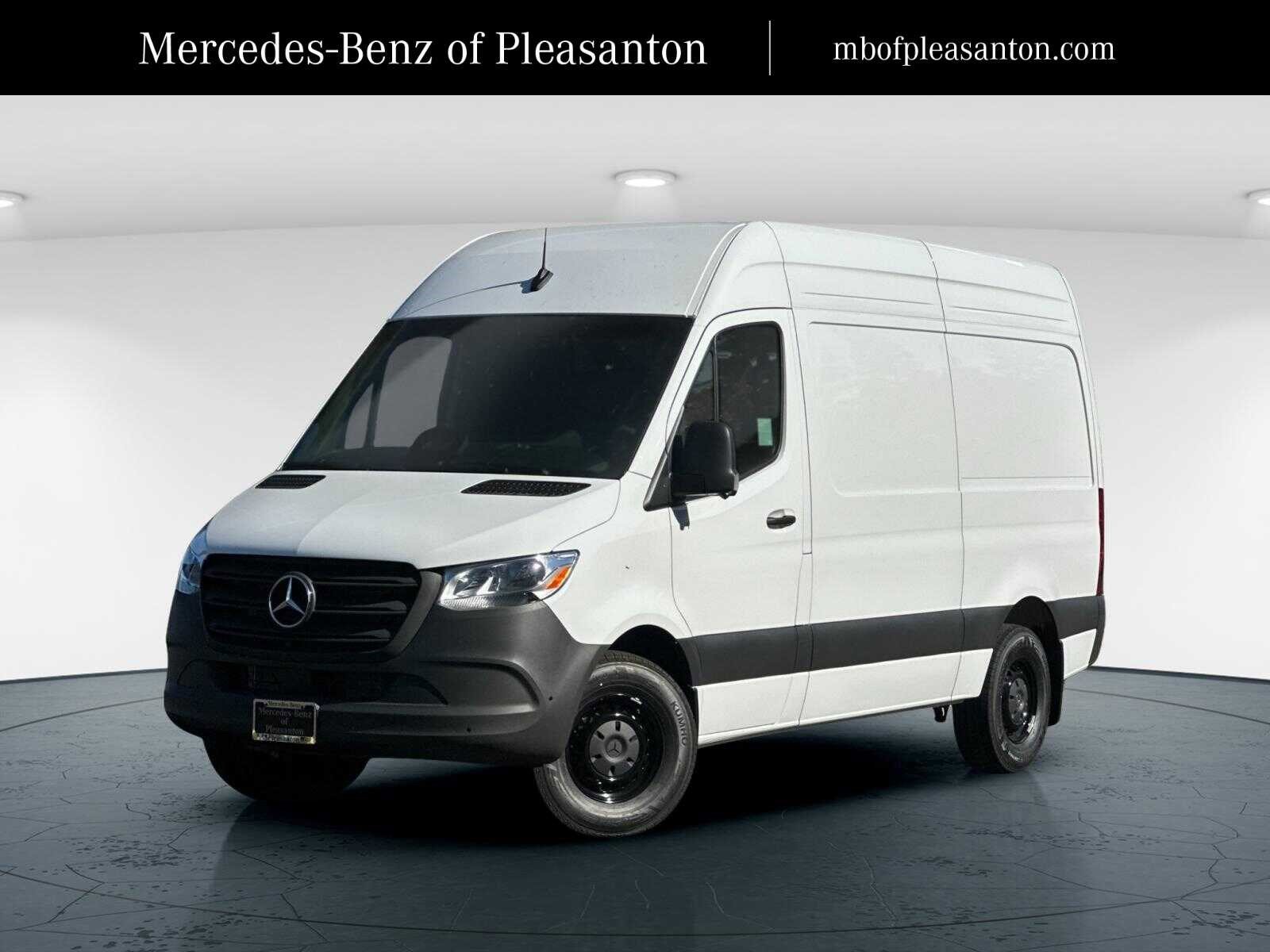 2026 Mercedes-Benz Sprinter Cargo Van Base's photo
