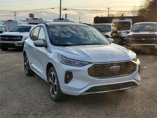 2025 Ford Escape ST-Line Elite photo 2
