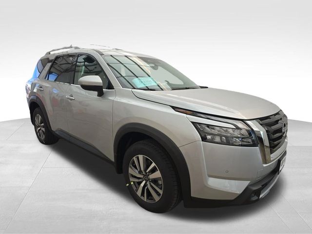 2025 Nissan Pathfinder SL photo 3
