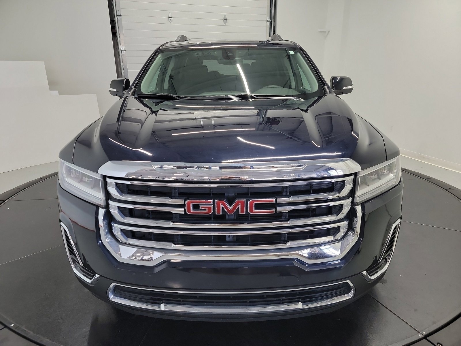 2022 Gmc Acadia SLE photo 2