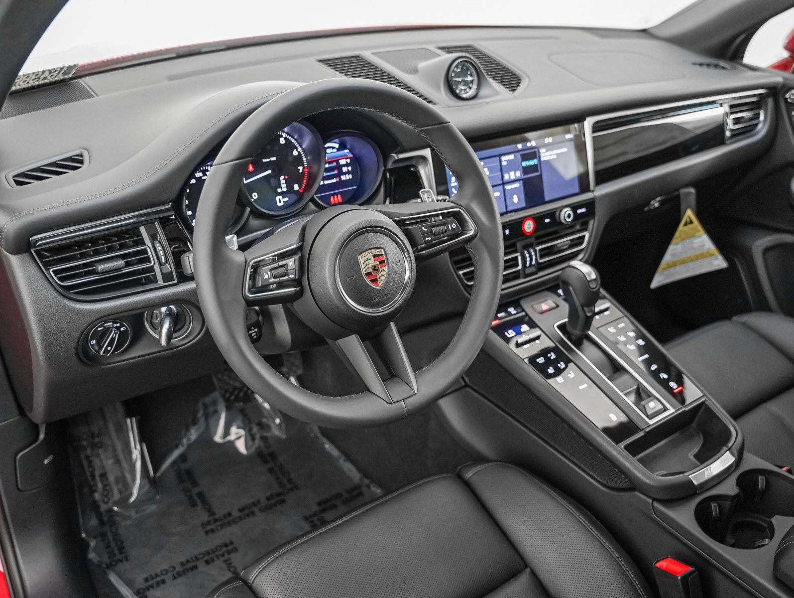 2025 Porsche Macan T photo 4