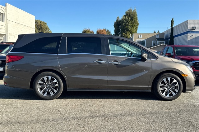 2023 Honda Odyssey EX-L photo 3