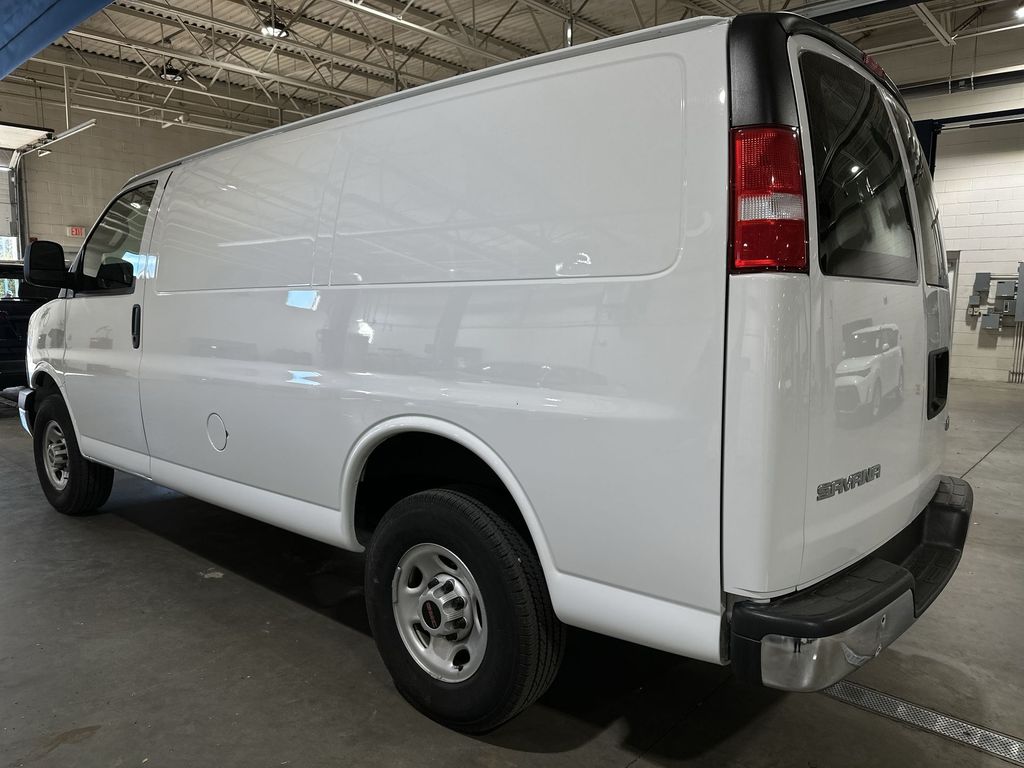2024 Gmc Savana 2500 Cargo photo 4