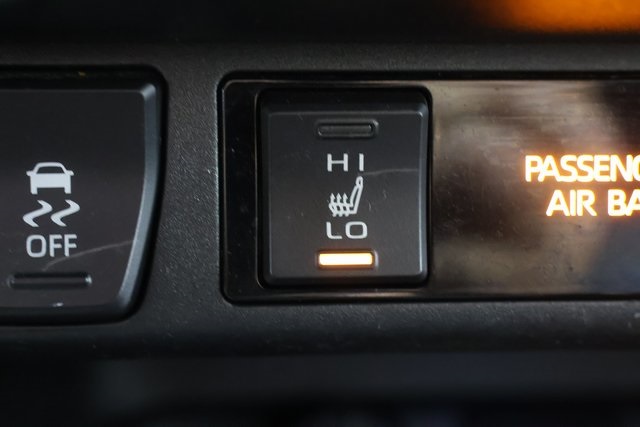 2022 Toyota RAV4 Hybrid XSE photo 16