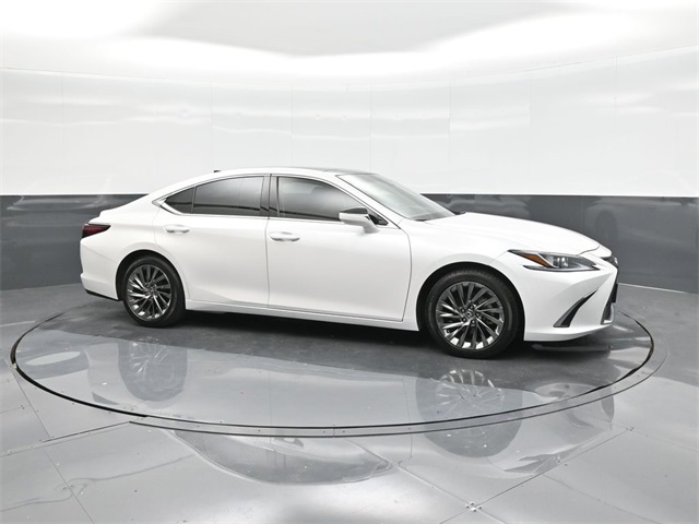 2024 Lexus ES 350 Luxury photo 17