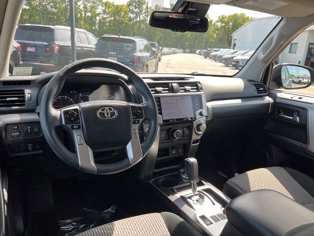 2022 Toyota 4Runner SR5 photo 22