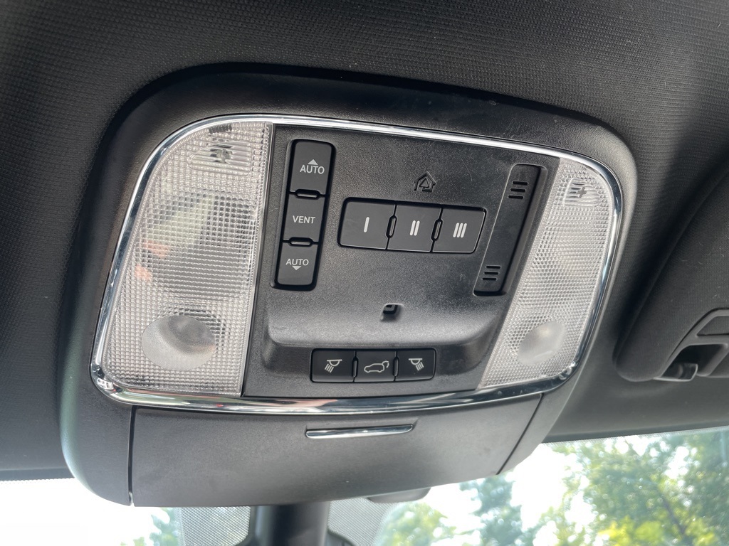 2018 Jeep Grand Cherokee Altitude photo 17