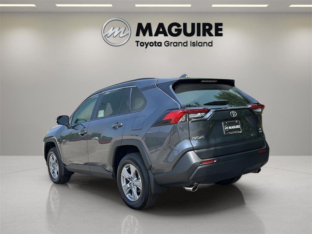 2025 Toyota RAV4 XLE photo 23