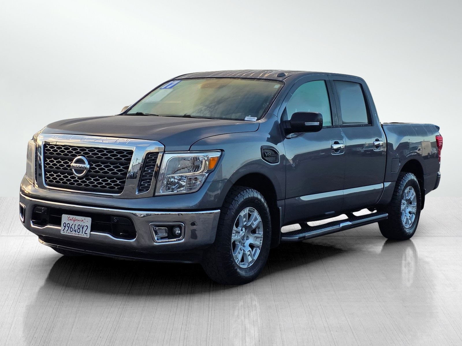 2017 Nissan Titan SV photo 3