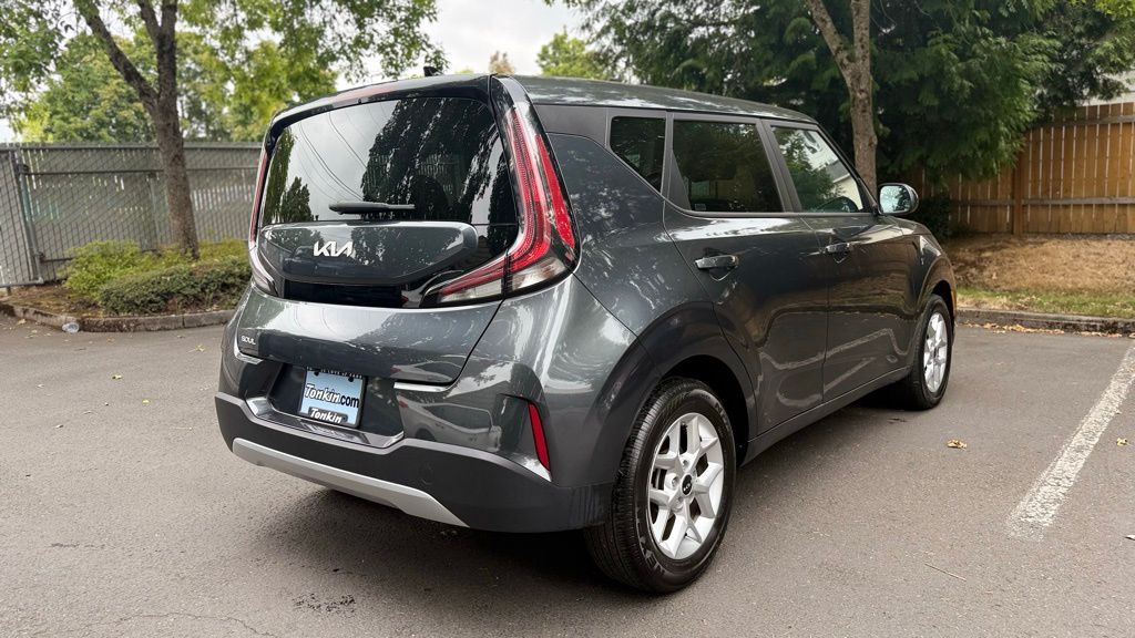 2024 Kia Soul LX photo 9