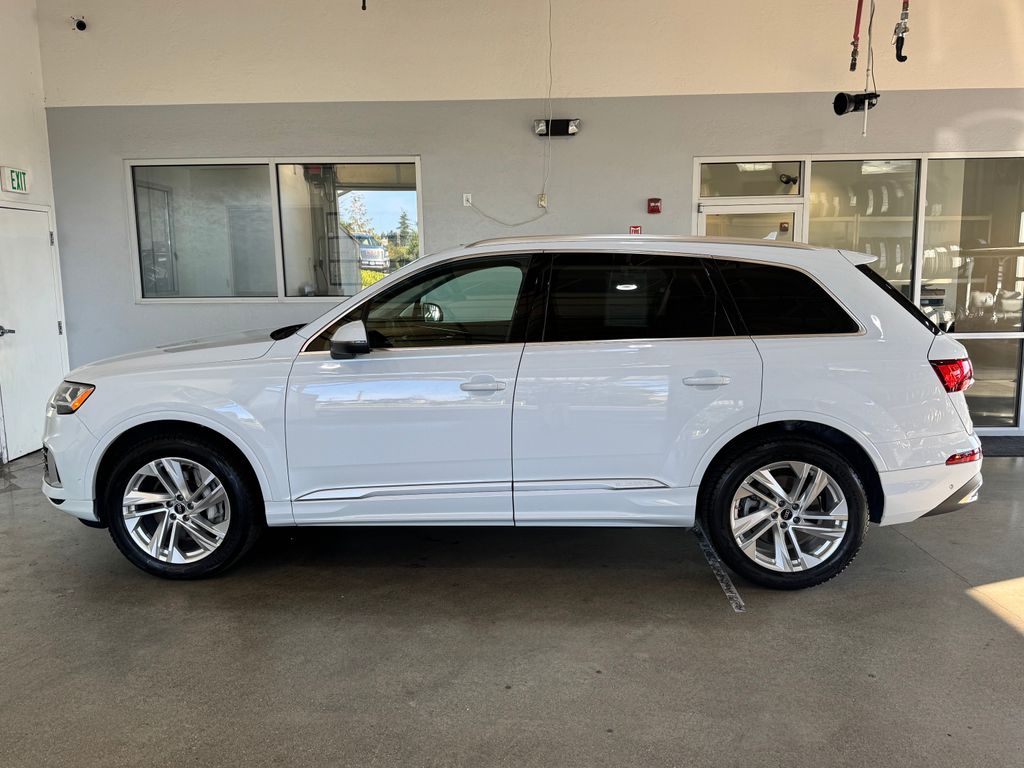 2022 Audi Q7 55 Premium Plus photo 7
