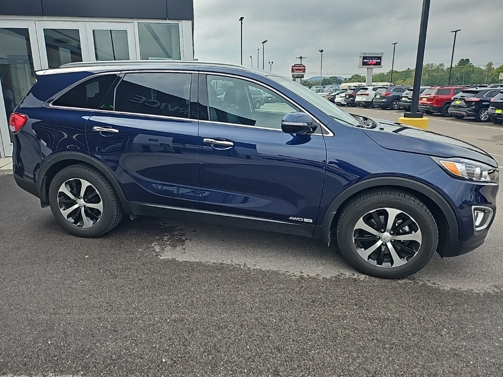 2018 Kia Sorento EX photo 2