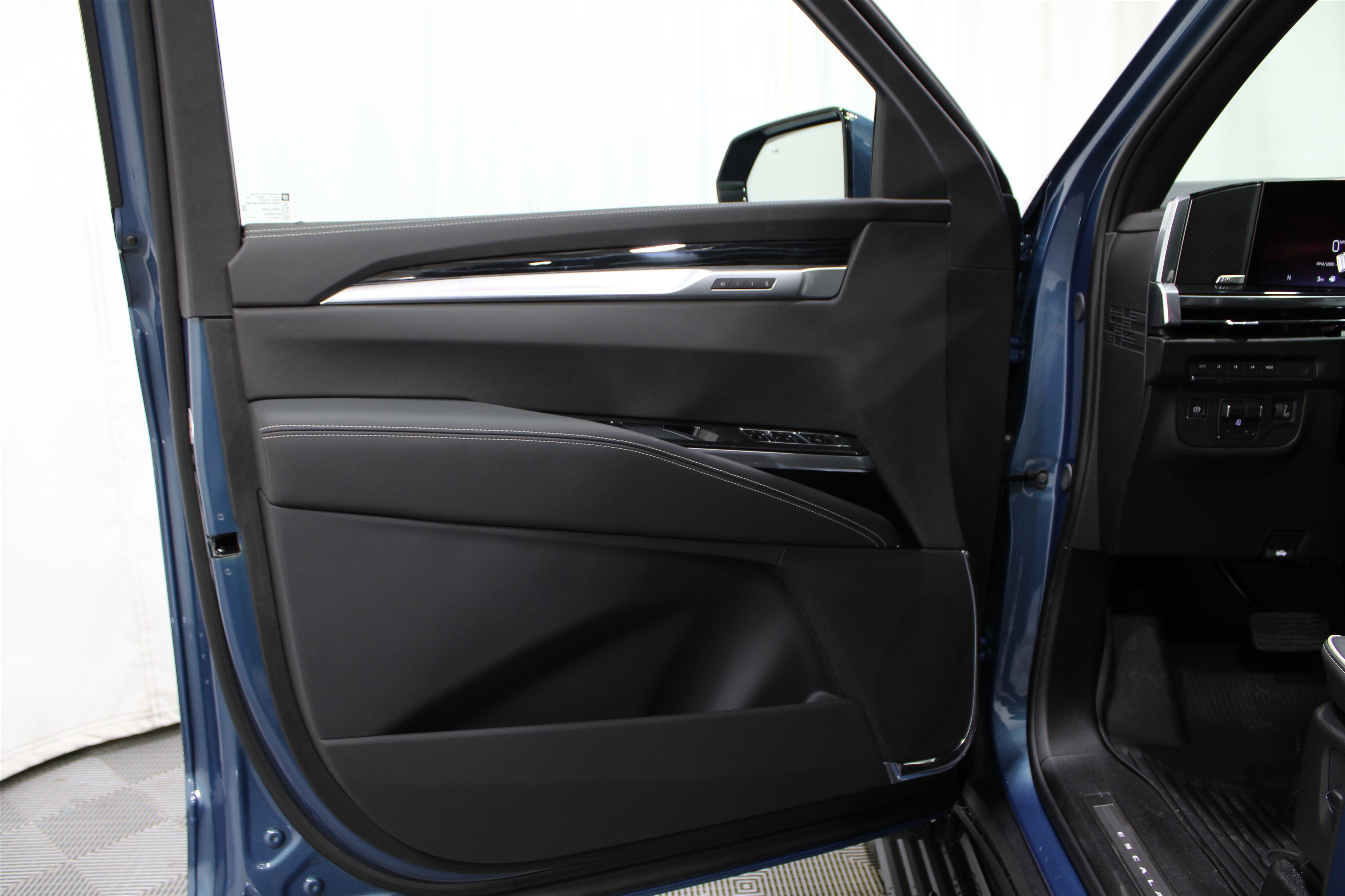 2026 Cadillac Escalade Sport photo 4