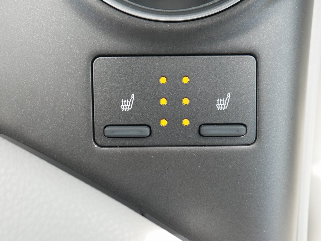 2021 Toyota Camry XLE photo 21