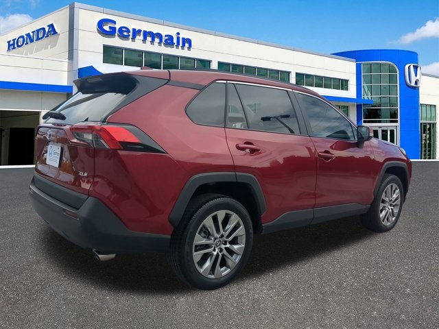 2023 Toyota RAV4 XLE Premium photo 4