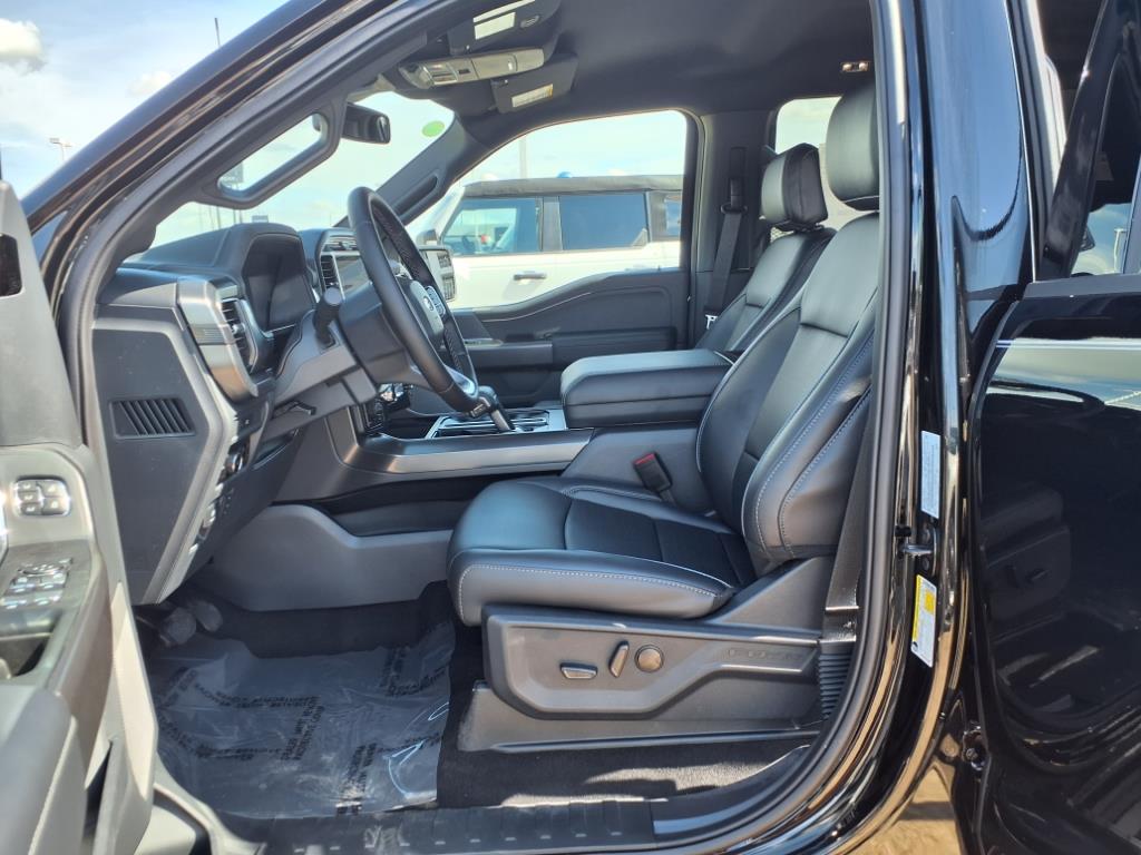 2025 Ford F-150 Lariat photo 16