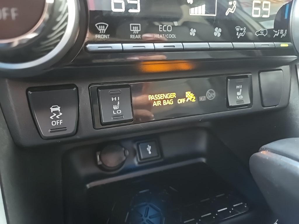 2022 Toyota RAV4 Hybrid XSE photo 54
