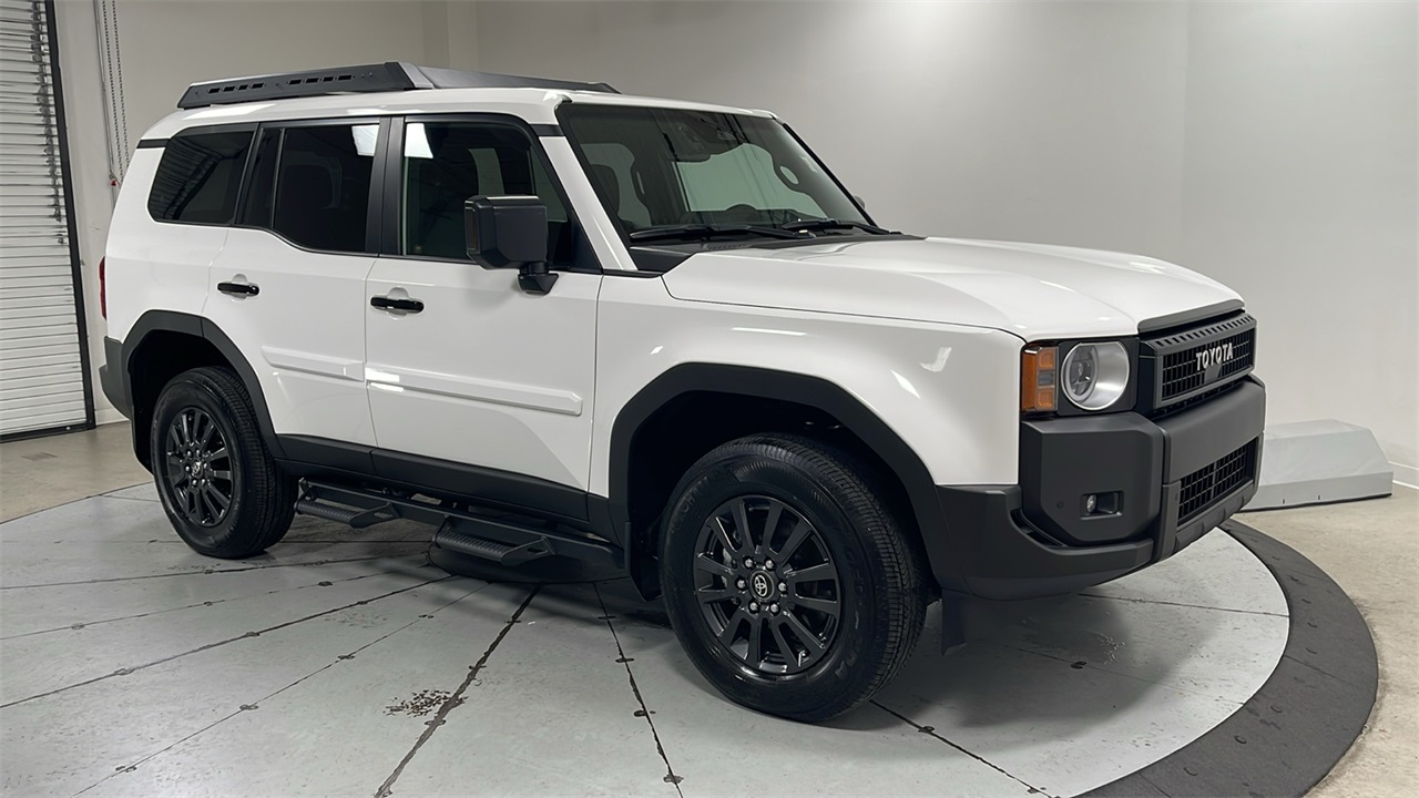 2025 Toyota Land Cruiser photo 3