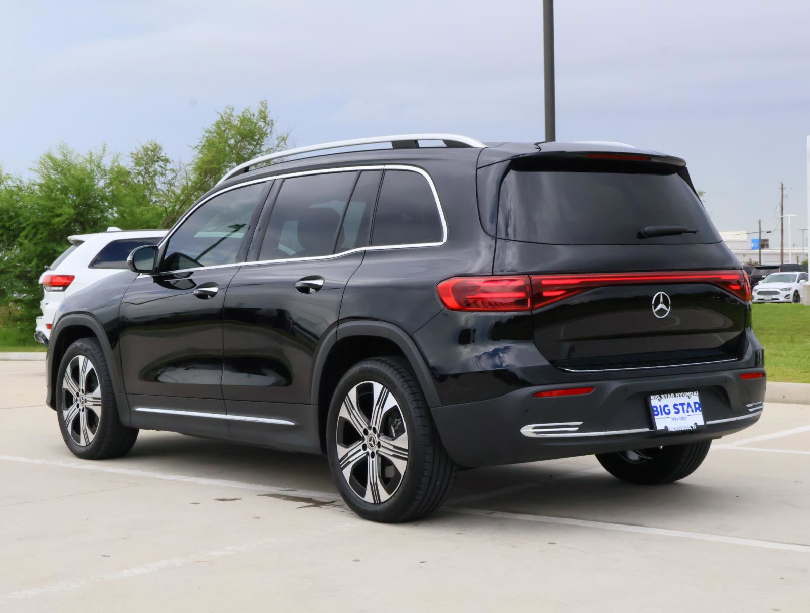 2024 Mercedes Benz EQB photo 3