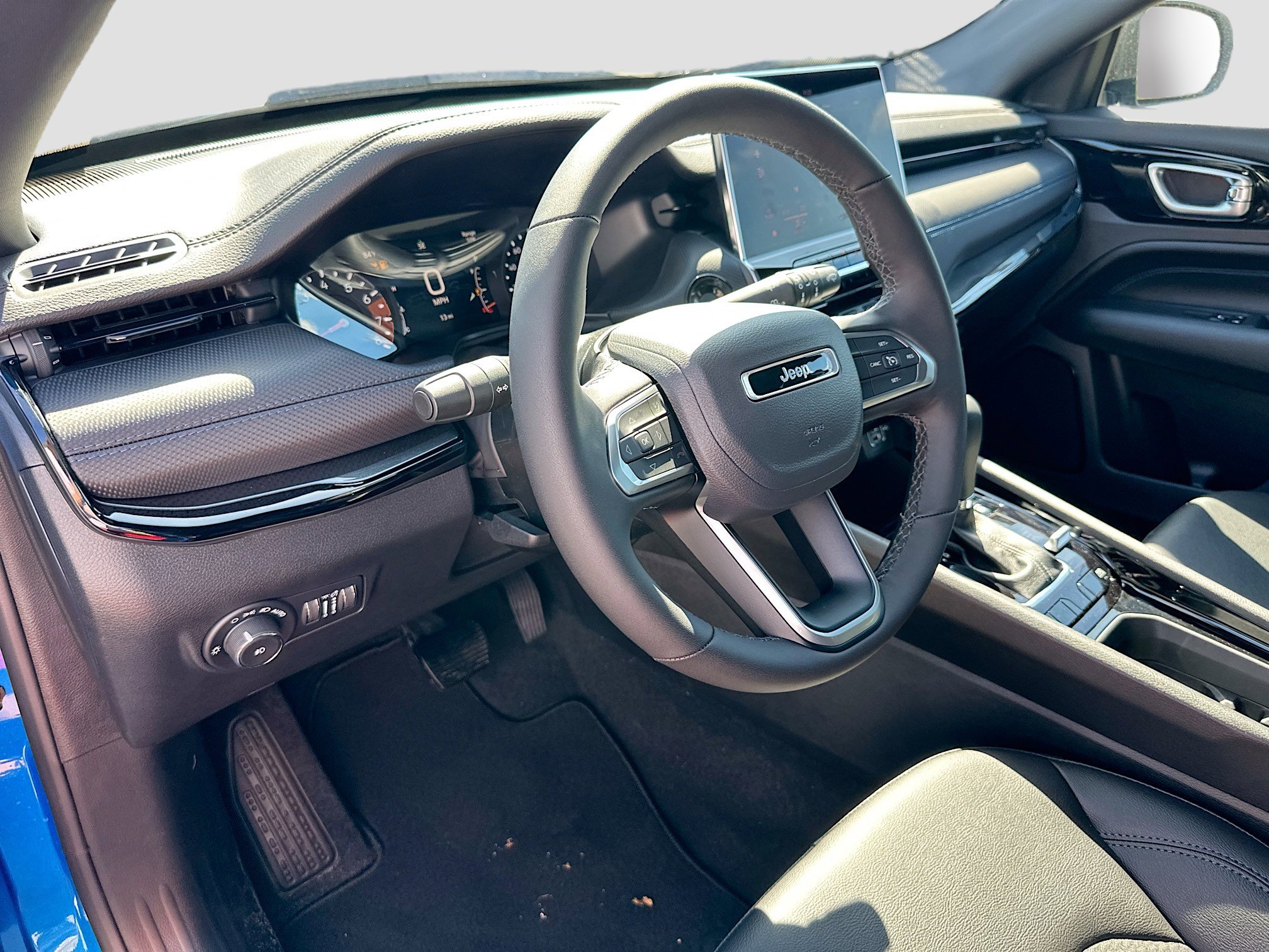 2026 Jeep Compass Latitude Altitude Special Edition photo 6