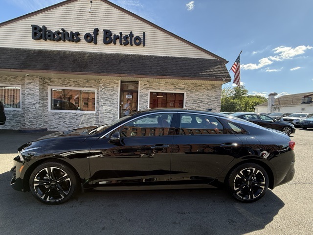 2024 Kia K5 GT-Line photo 4