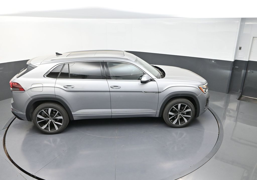2025 Volkswagen Atlas Cross Sport SEL Premium R-Line photo 17