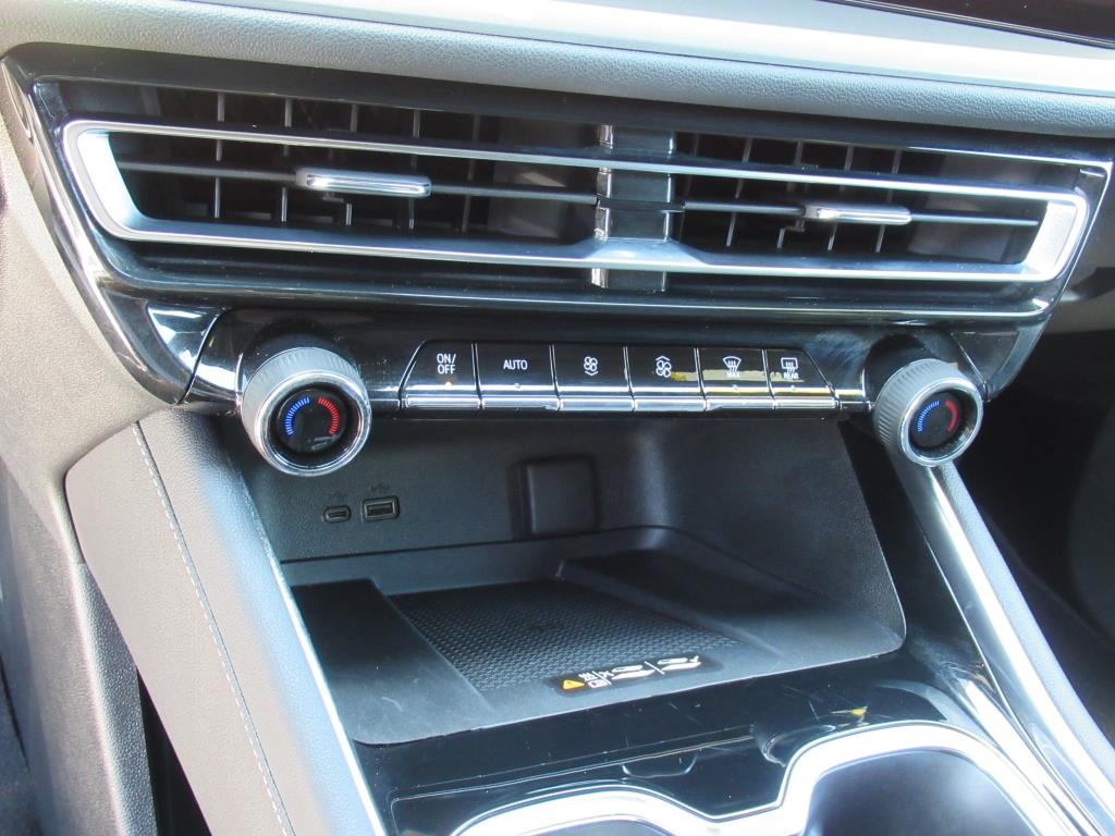 2025 Chevrolet Traverse photo 21