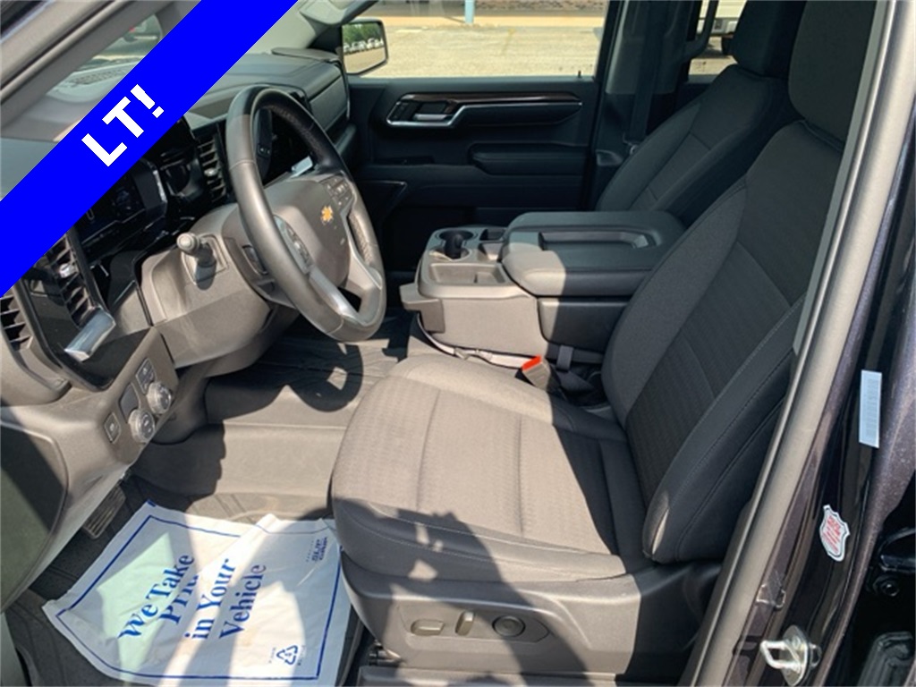 2024 Chevrolet Silverado 1500 LT photo 4