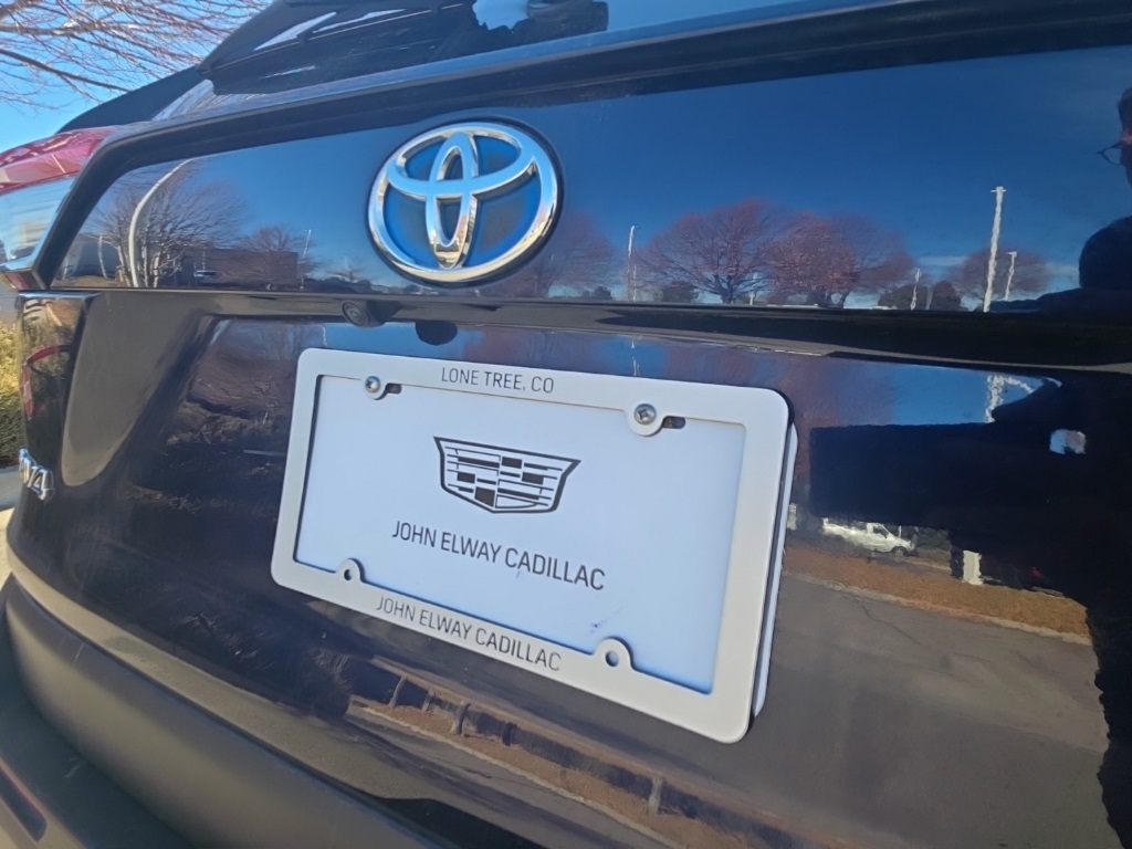 2024 Toyota RAV4 Hybrid XLE photo 4